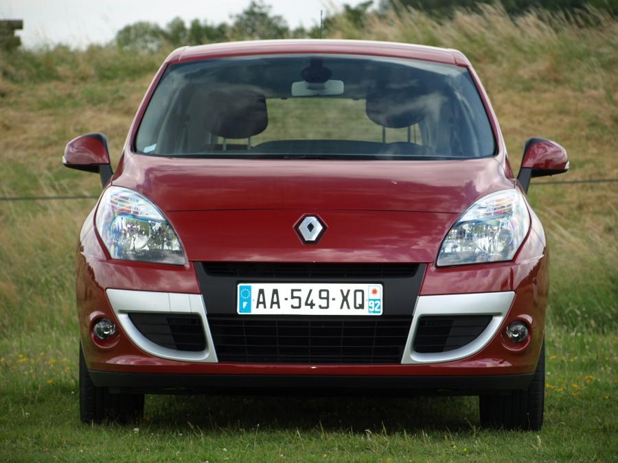  Renault Scenic 2009 года  (фото 14 из 44)